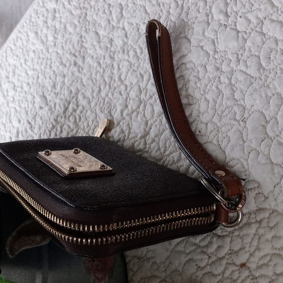 MK SMALL COIN WRISTLET/WALLETT - Picture 4 of 9